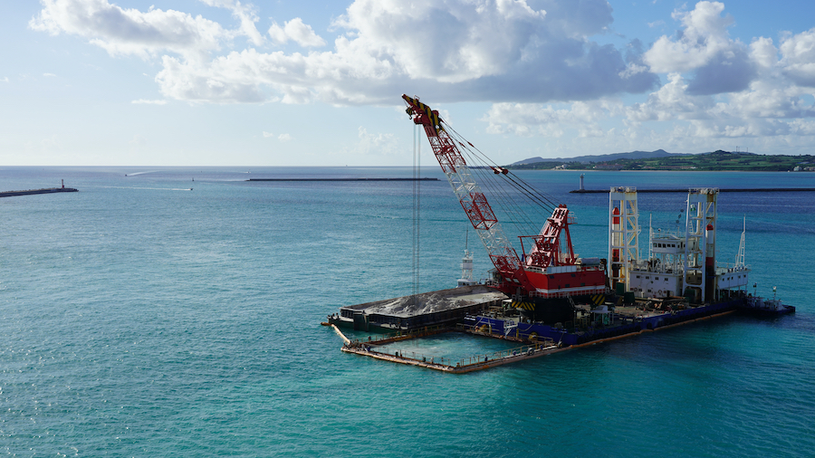 Floating Cranes for Marine Construction - Pile Buck Magazine