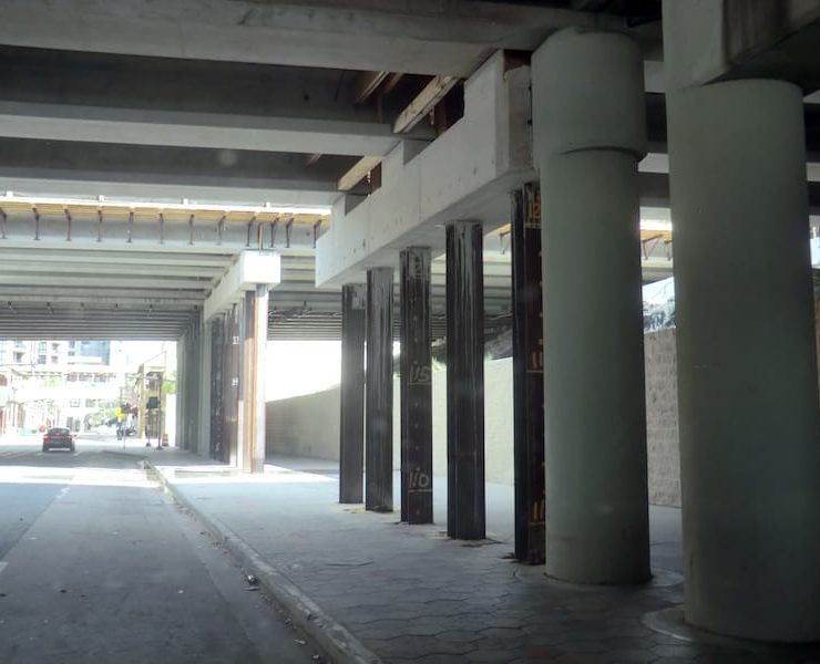 variable moment pile hammer