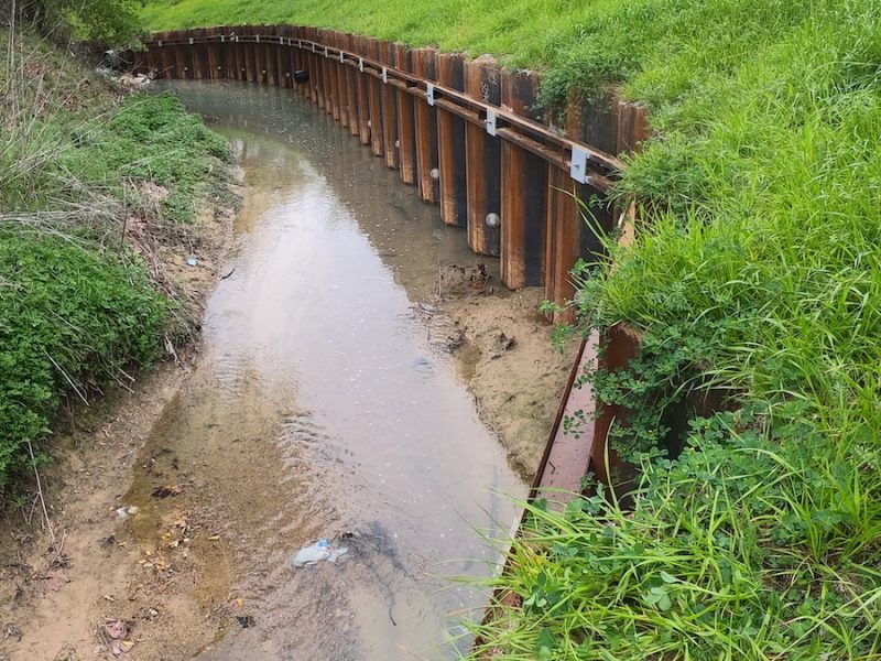 INTERVIEW JET Filter System Maintainable Weep Hole Filters Pile