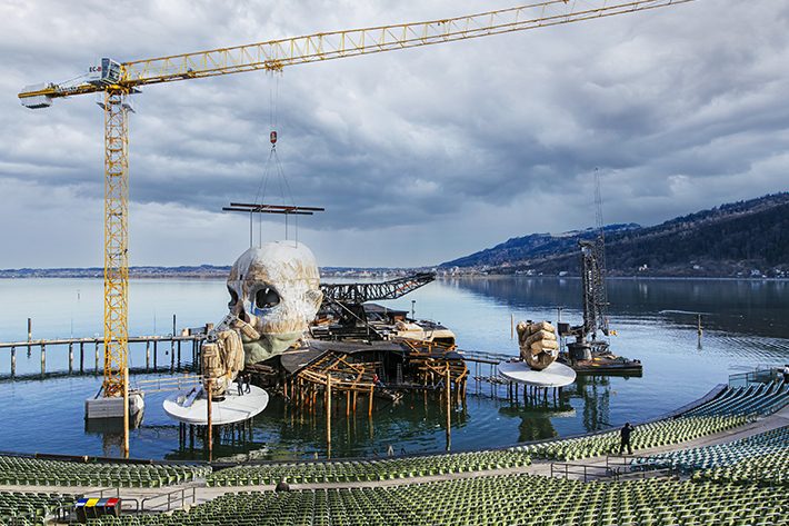 • Cranes from various series show how versatile they are in Verona, Bregenz and Frankfurt