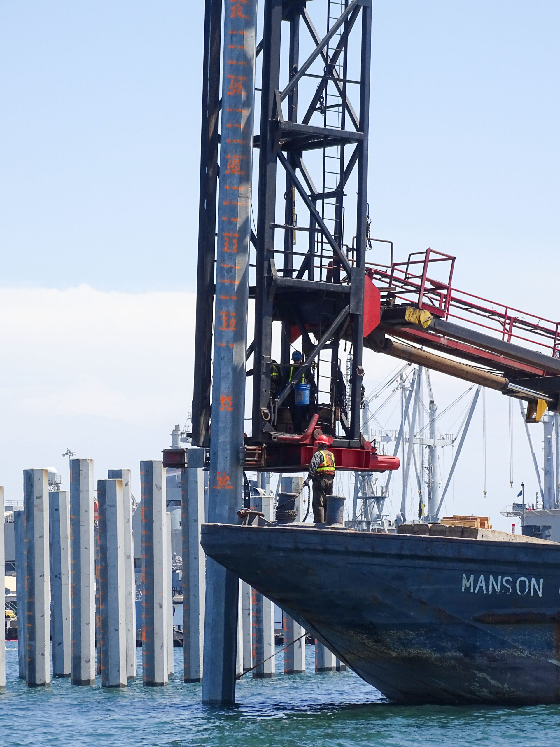 Floating Cranes for Marine Construction - Pile Buck Magazine