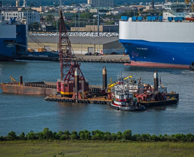 Marine logistics is the coordination of vessels, equipment, and personnel to ensure that every stage of a marine construction project runs efficiently. It combines transportation planning, scheduling, and safety management under constantly changing environmental conditions.