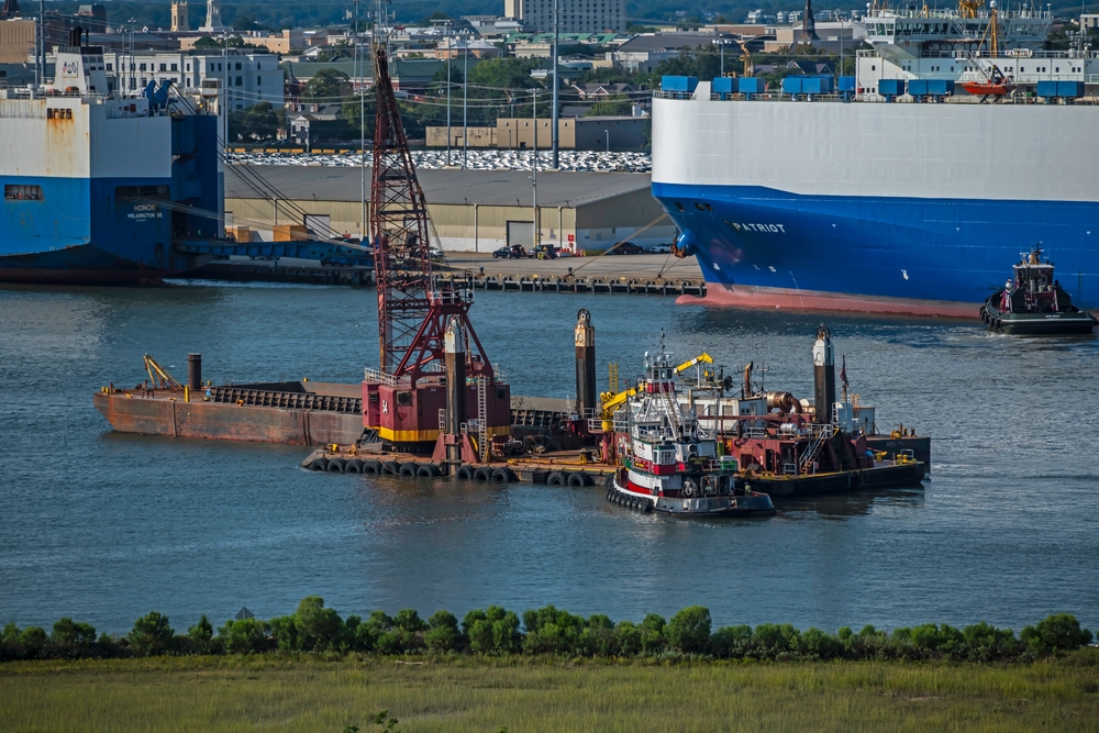 Marine logistics is the coordination of vessels, equipment, and personnel to ensure that every stage of a marine construction project runs efficiently. It combines transportation planning, scheduling, and safety management under constantly changing environmental conditions.