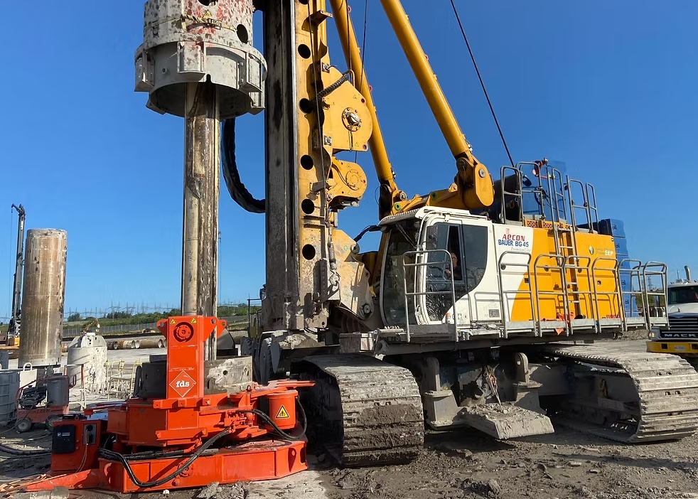 Modern CFA rigs use sensors to track depth, torque and concrete pressure in real time. This helps contractors confirm pile quality before moving to the next location. Photo Credit: FDS Foundation Drilling