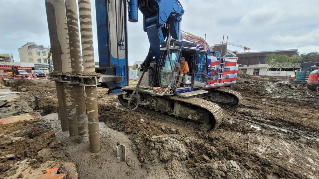 Renting pile driving and drilling equipment helps contractors reduce capital expenses and avoid long term ownership risks. It allows them to scale machinery needs according to project phases and soil conditions. Photo Credit: Hammer & Steel Global, LLC