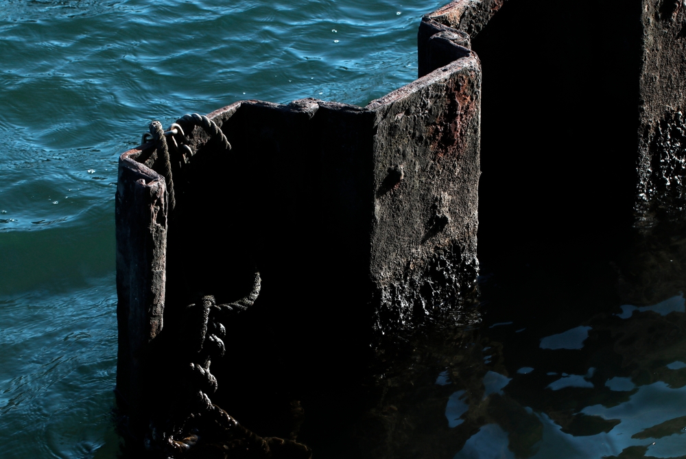 Abrasive blasting and water jetting are two of the most reliable ways to remove corrosion and prepare steel for new coatings. Both methods improve adhesion by restoring surface cleanliness.