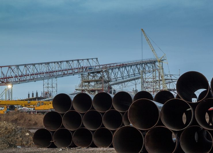 Portable beveling tools reduce reliance on offsite fabrication, which helps marine crews avoid schedule disruptions caused by transport delays. Their ability to machine weld preps directly on barges and platforms leads to smoother workflow and more predictable project timing.