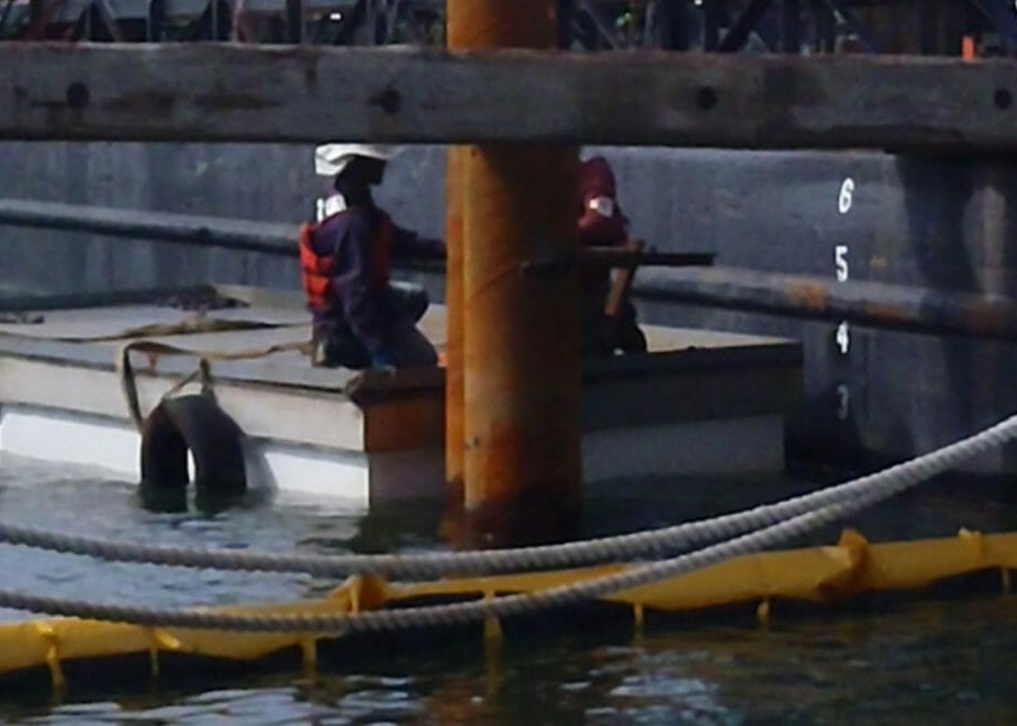 Floating dock platforms minimize seabed disturbance compared to fixed access structures or temporary causeways. This makes them suitable for environmentally sensitive marine construction projects that require temporary access solutions. Photo Credit: AccuDock®