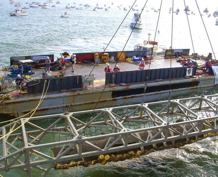 Marine crane rigging systems must account for dynamic forces caused by waves, wind, and vessel movement. These forces can significantly increase loading compared to static land-based lifts. Photo Credit: Charleston's Rigging