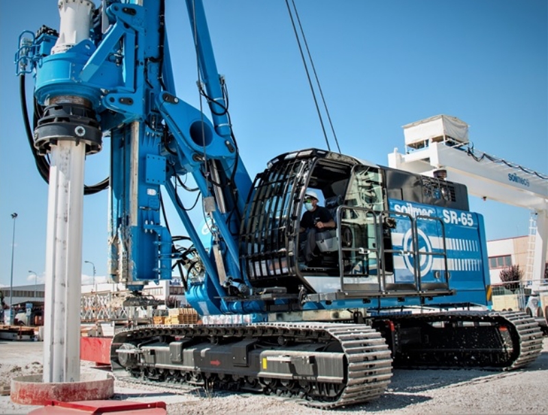 Low strain pile integrity testing can identify major defects such as voids or changes in cross section, but results depend heavily on proper pile head preparation. Poor surface conditions can distort signals and lead to incorrect conclusions. Photo Credit: Soilmec
