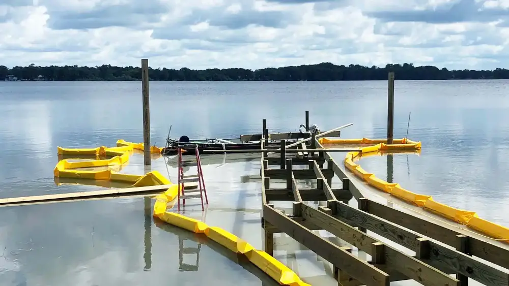 Proper installation and anchoring of turbidity barriers are critical for performance in tidal and current driven environments. Poorly deployed systems can fail to contain sediment and lead to regulatory violations. Photo Credit: Enviro-USA American Manufacturer, LLC