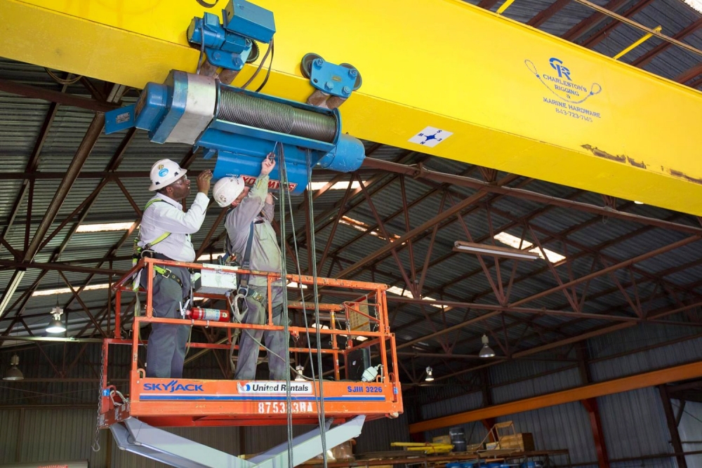 Wire rope used in marine construction is commonly galvanized or specially coated to resist corrosion from saltwater exposure. Regular inspection is critical because corrosion often begins internally before becoming visible. Photo Credit: Charleston's Rigging