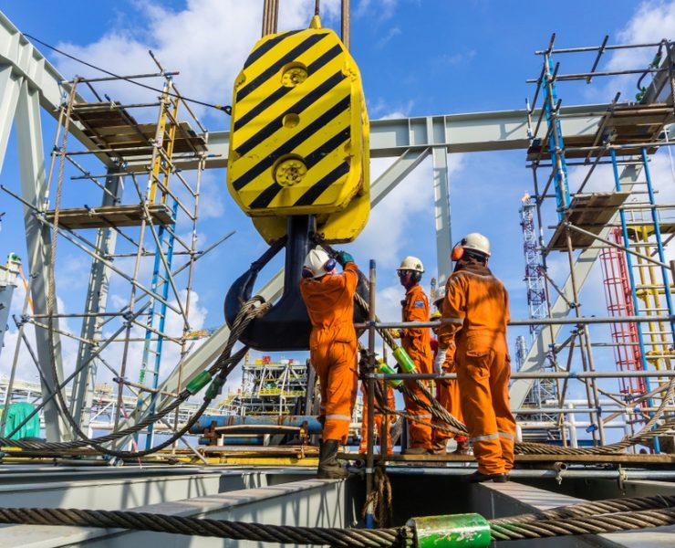 Offshore lifting rope is designed to work safely in deepwater conditions where high loads, dynamic forces, and corrosion are constant challenges. Its construction supports stable lifting operations for offshore cranes and winch systems.