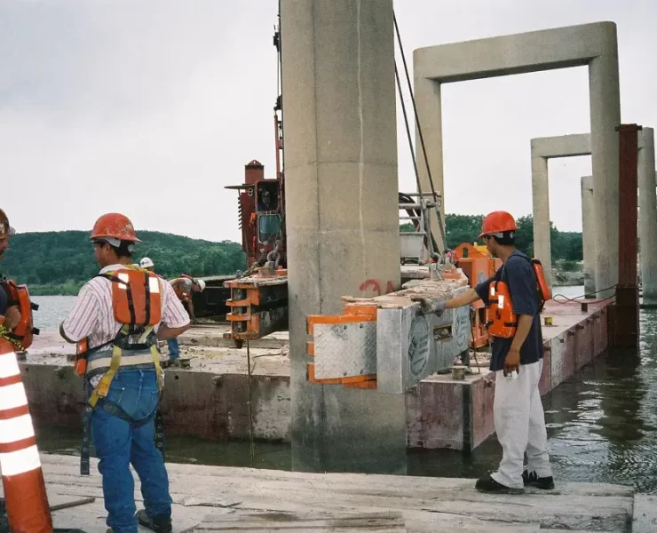 Pile cutting is commonly used when piles are deeply embedded or located near active structures where vibration must be limited. Cutting piles below the mudline reduces disturbance to surrounding soils and adjacent infrastructure. Photo Credit: Coastal Pile Cutters International LLC