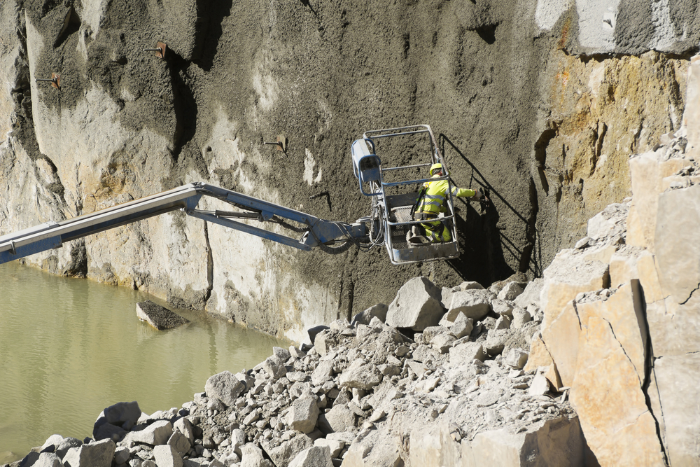 Shotcrete pumps allow concrete to be placed efficiently in tight or over water locations where traditional formwork is difficult or impractical. This makes them especially valuable for rehabilitation work along active shorelines and waterfront structures.