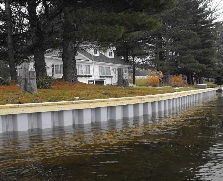 Vinyl seawalls are resistant to rot, corrosion, and marine borers, which makes them well suited for saltwater and brackish environments. This resistance helps extend service life compared to wood or unprotected steel systems. Photo Credit: Tidewall
