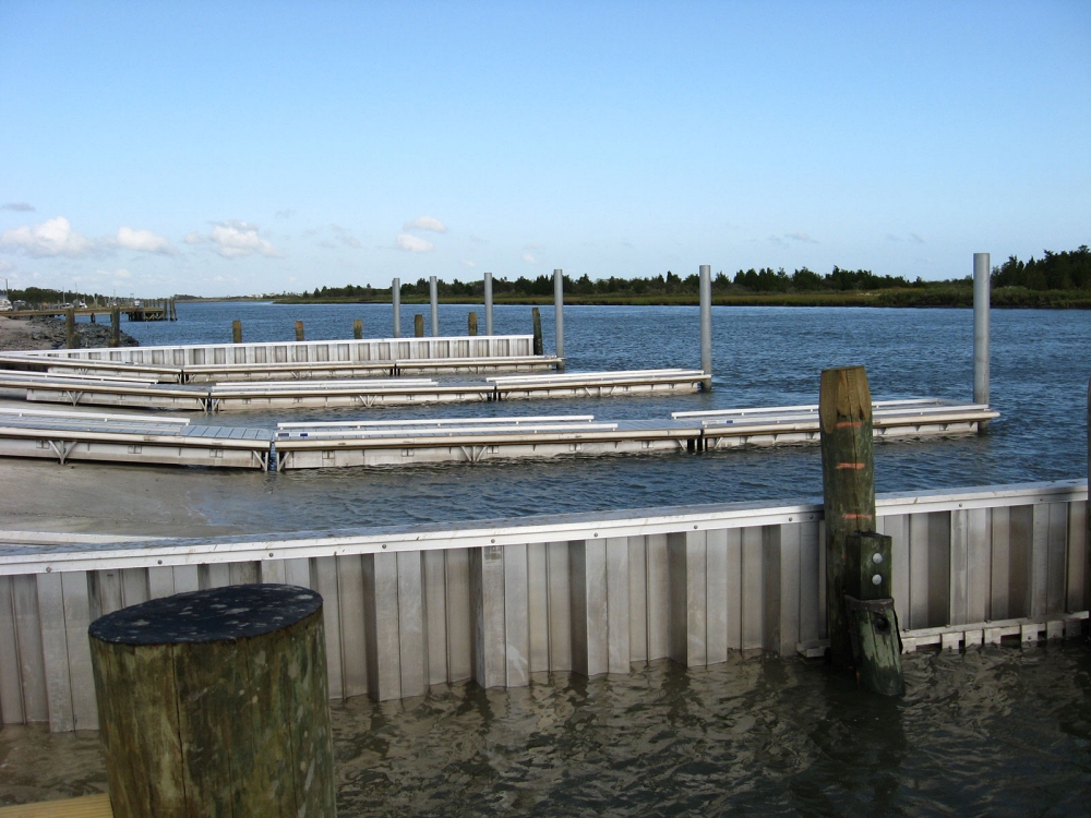 Aluminum sheet piling systems can provide the stiffness of a structural metal while weighing significantly less than traditional carbon steel sheet piles. This combination of strength and reduced weight can simplify handling and installation in waterfront projects. Photo Credit: CMI Limited Co.