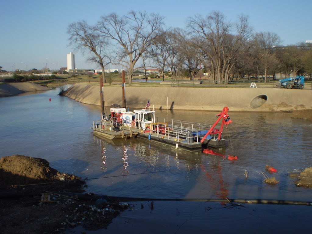 An Experience Modification Rate above 1.0 indicates a dredging contractor has worse-than-average safety performance compared to industry standards. Reputable contractors will provide OSHA 300 logs from the past three years without hesitation. Photo Credit: Dredge America, Inc.