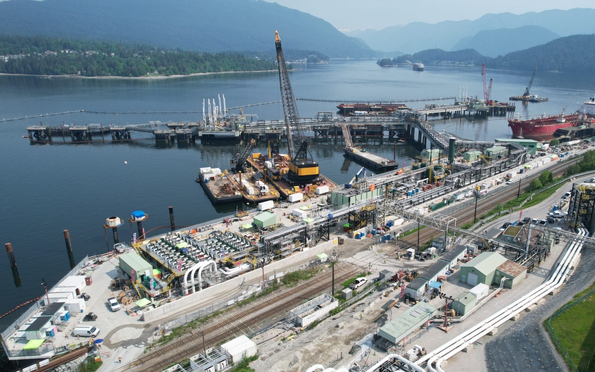 Scour around marine piles is driven by tidal currents, waves, and vessel activity, gradually reducing soil support at the pile toe and along the shaft. Accounting for anticipated scour depth during installation is essential to maintaining long-term stability in coastal foundations. Photo Credit: Kiewit Corporation