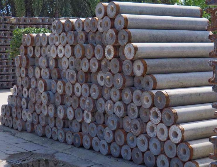 Concrete piles are widely used in marine structures because properly designed mixes can resist chloride intrusion and reduce long term corrosion risk. This makes them a common choice for permanent waterfront infrastructure such as piers and wharves. Photo Credit: Pipe and Piling Supplies Ltd.