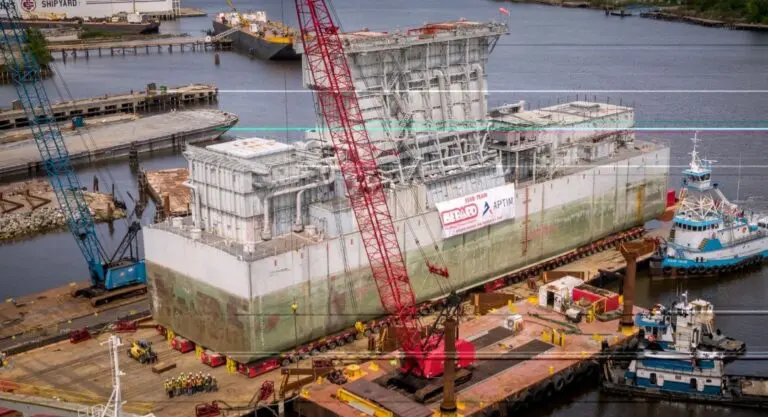 Timber load distribution systems help spread concentrated hull loads across larger bearing areas during marine transportation. This reduces localized stress that can lead to deformation or coating damage. Photo Credit: Ritter Forest Products