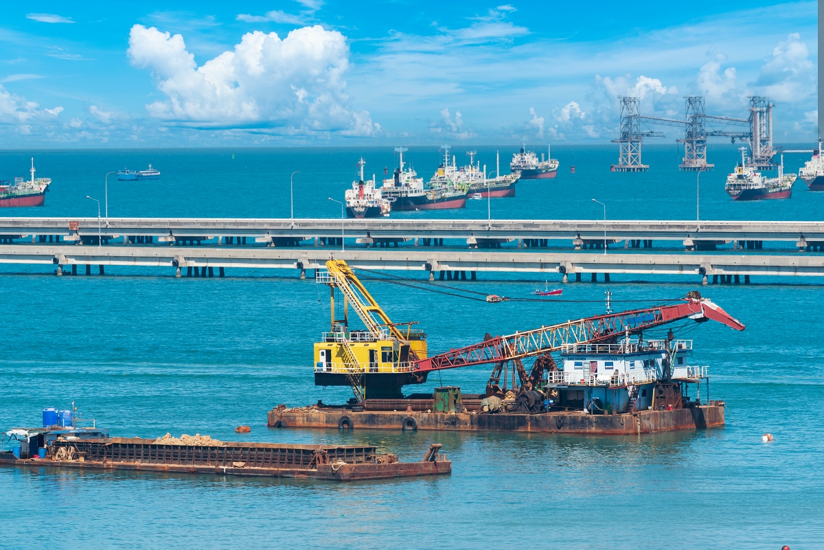 industry-landscape-on-sunset-engineering-shipping-2026-06-16-06-29-58-utc