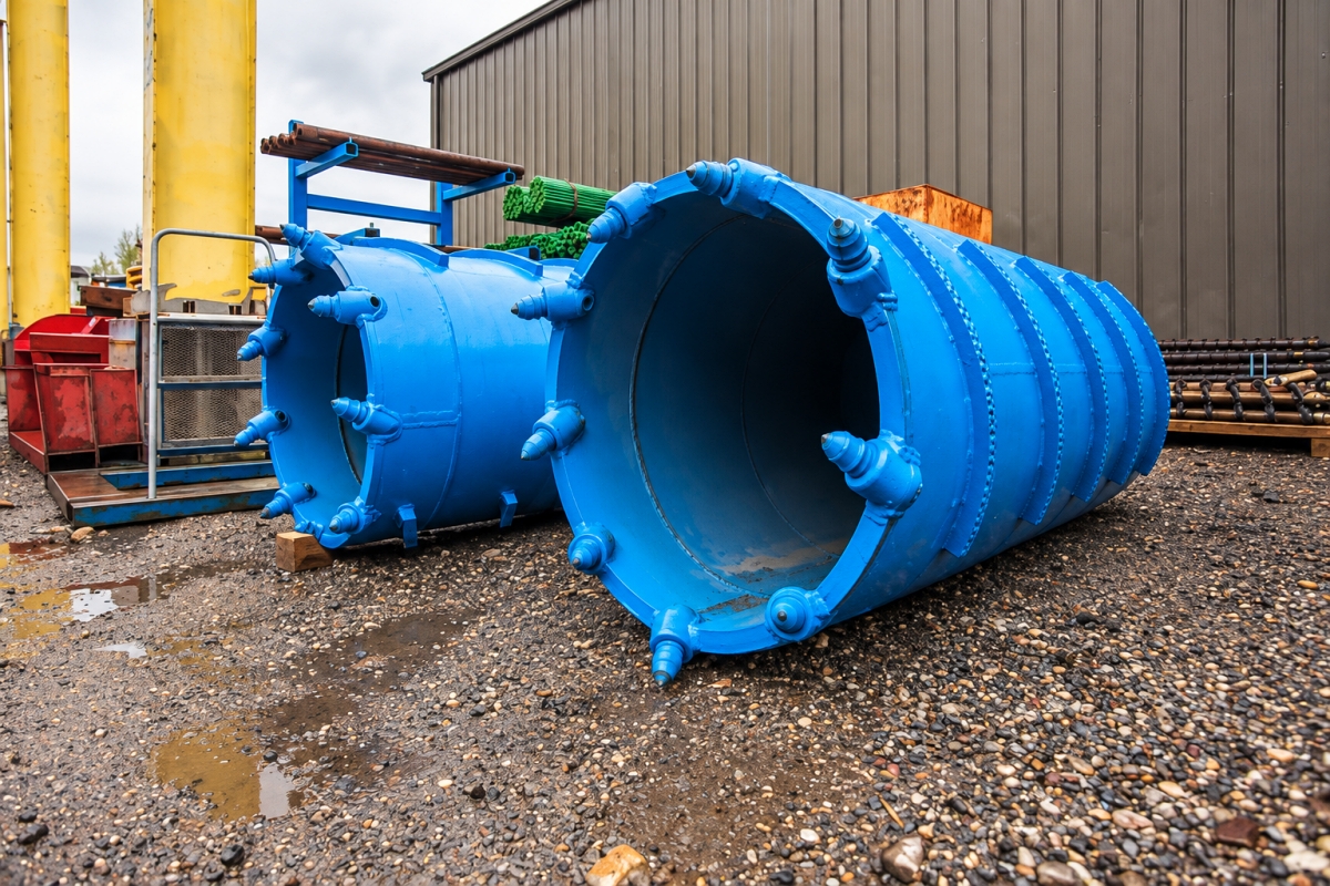 Pinnacle Drilling Products designs heavy-duty Vertex roller core barrels with high-quality steel to maintain high penetration rates in tough, consolidated rock. These tools feature specialized wear protection to extend service life and seamlessly integrate with segmented casings ranging from 620mm to 1500mm.